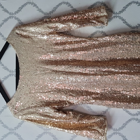 Sequin clubwear Dress - Picture 2 of 13
